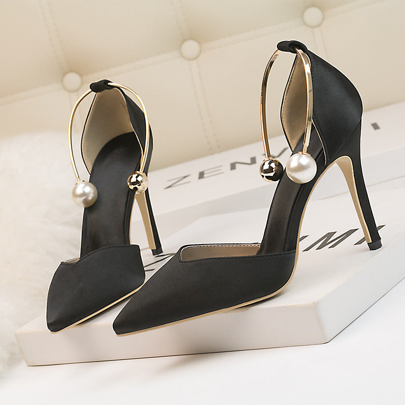 Elegant Pearl Charm Red Stilettos