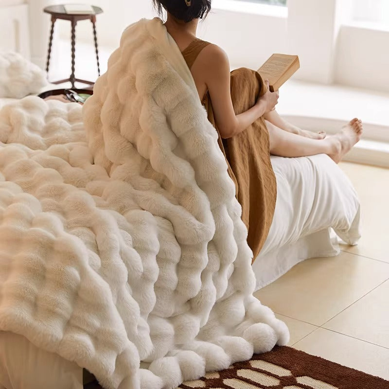 Luxury Bubble Plush Blanket – Ultra Soft & Elegant Throw