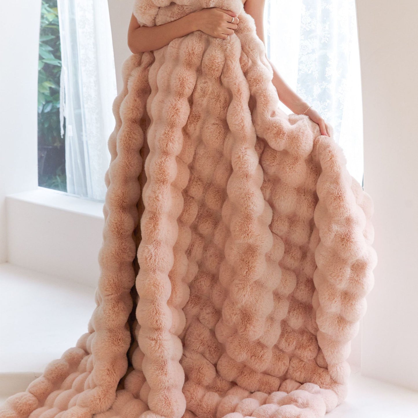 Luxury Bubble Plush Blanket – Ultra Soft & Elegant Throw