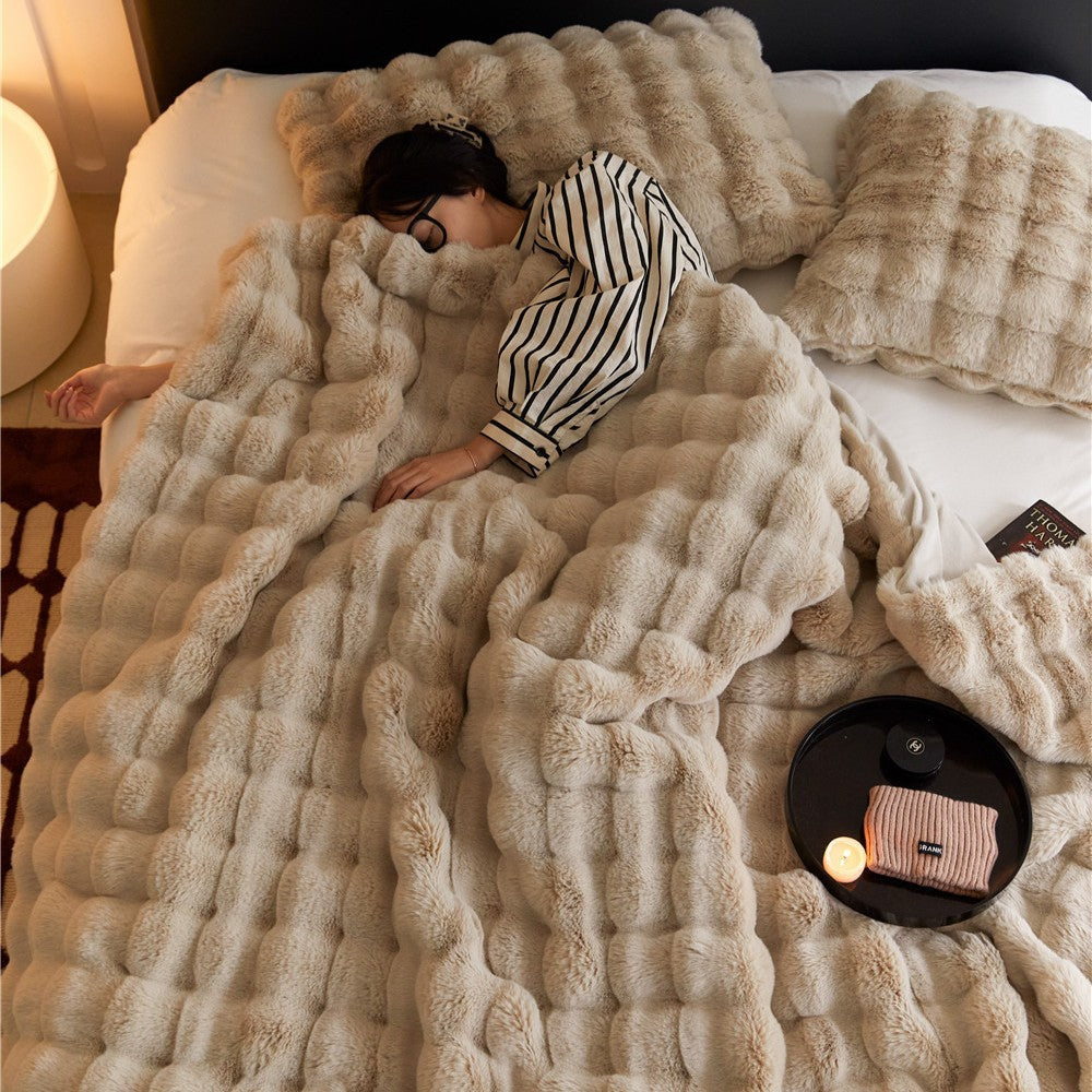 Luxury Bubble Plush Blanket – Ultra Soft & Elegant Throw