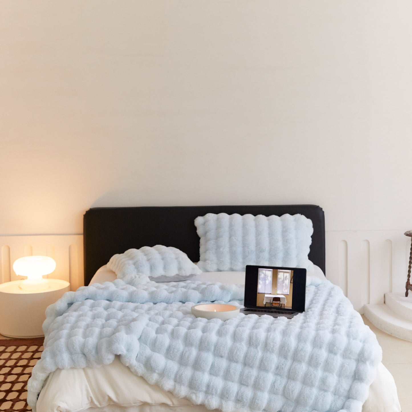 Luxury Bubble Plush Blanket – Ultra Soft & Elegant Throw