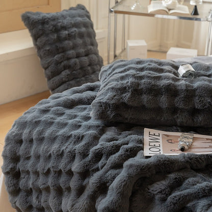 Luxury Bubble Plush Blanket – Ultra Soft & Elegant Throw